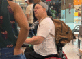 Herbert Vianna é flagrado tocando em shopping de Salvador