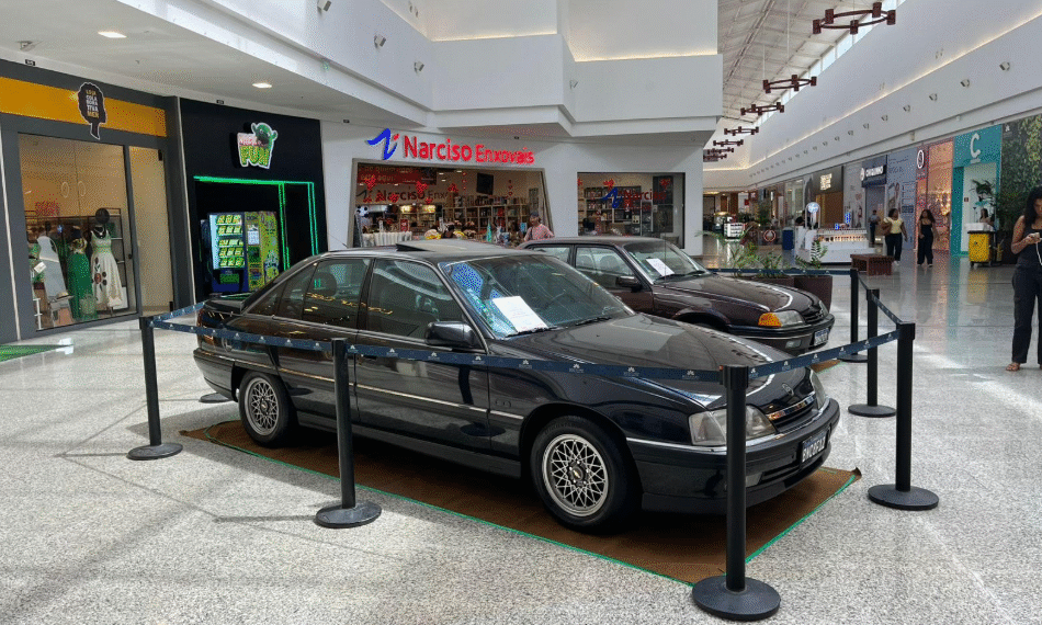 Boulevard Camaçari recebe exposição de carros antigos até sexta-feira