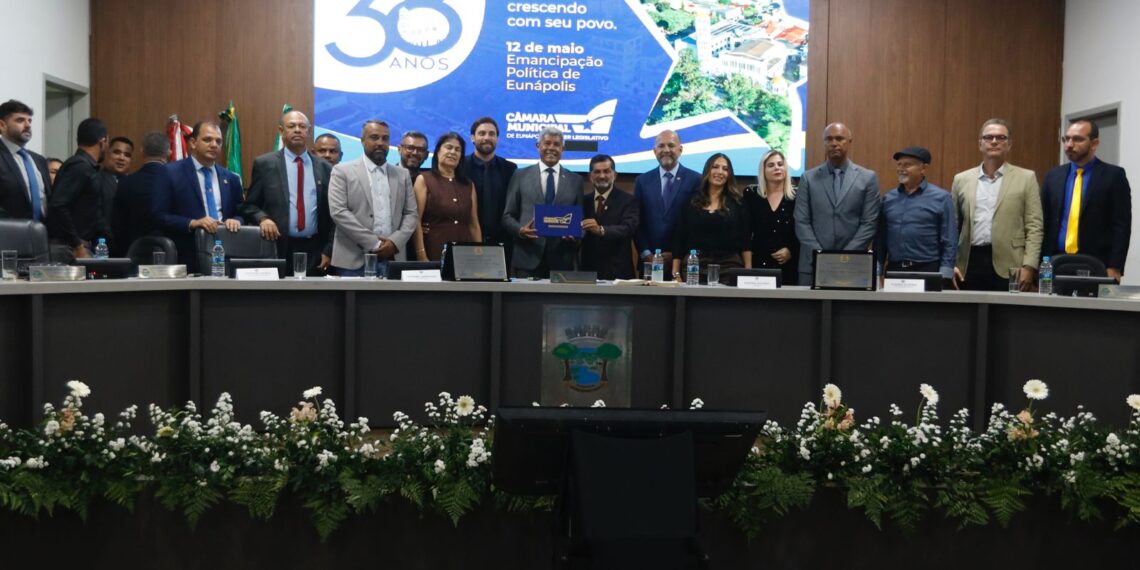 Jerônimo Rodrigues recebe Comenda 12 de Maio e título de cidadão eunapolitano