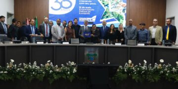 Jerônimo Rodrigues recebe Comenda 12 de Maio e título de cidadão eunapolitano