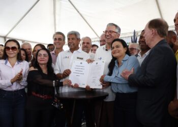 Governo Federal e Estado assinam ordem de serviço para maternidade com 117 leitos em Lauro de Freitas