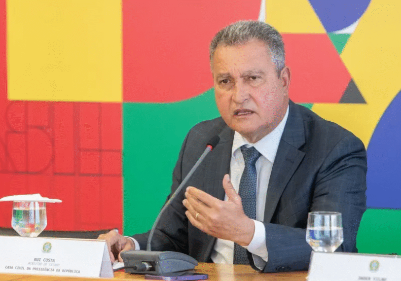 Rui Costa questiona legado de ACM Neto na educação