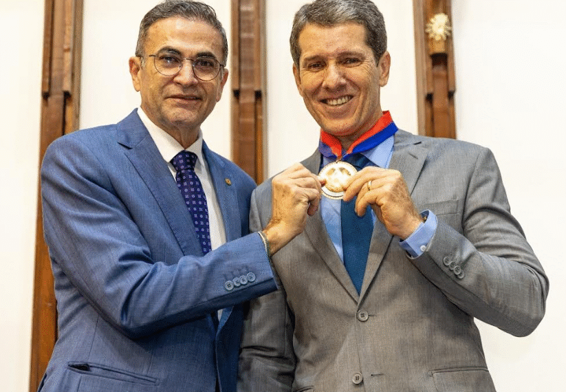 Zé Cocá recebe Comenda 2 de Julho e mostra a força do líder do interior