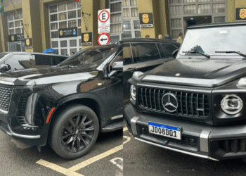 PCC: Cadillac de Deolane apreendido em mansão não é vendido no Brasil