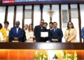 Xanddy Harmonia recebe Comenda 2 de Julho em sessão marcada pela emoção