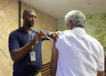 Salvador amplia vacinação contra gripe para toda a população acima de seis meses de idade a partir desta segunda-feira (1º)