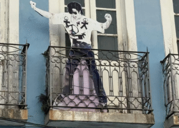 Novo totem de Michael Jackson é instalado no Pelourinho