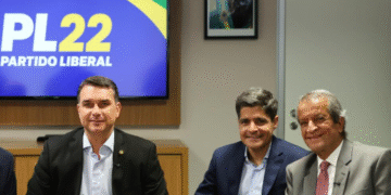 Valdemar crava apoio de ACM Neto a Flávio Bolsonaro: ‘Caminhar junto’