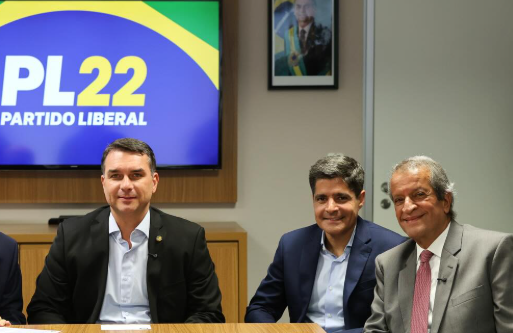 Valdemar crava apoio de ACM Neto a Flávio Bolsonaro: ‘Caminhar junto’