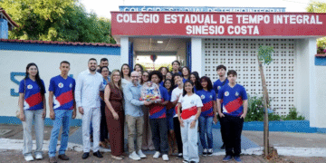 Entrega de colégio estadual em Riacho de Santana consolida Educação no Velho Chico