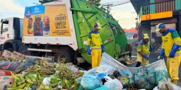 Descarte irregular de lixo dificulta a regularização do serviço de coleta em Salvador