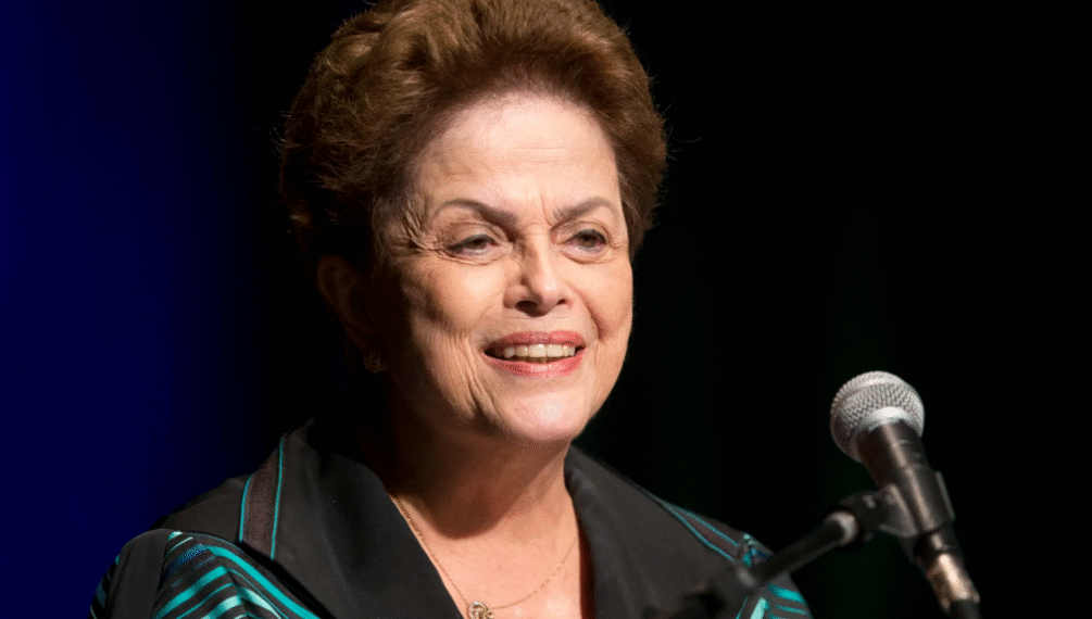 Governo da Bahia concede maior honraria à ex-presidente Dilma Rousseff