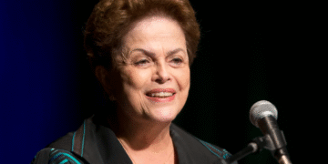 Governo da Bahia concede maior honraria à ex-presidente Dilma Rousseff