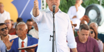Em crítica à prefeitura, Rui Costa aponta lentidão em policlínica do Novo PAC