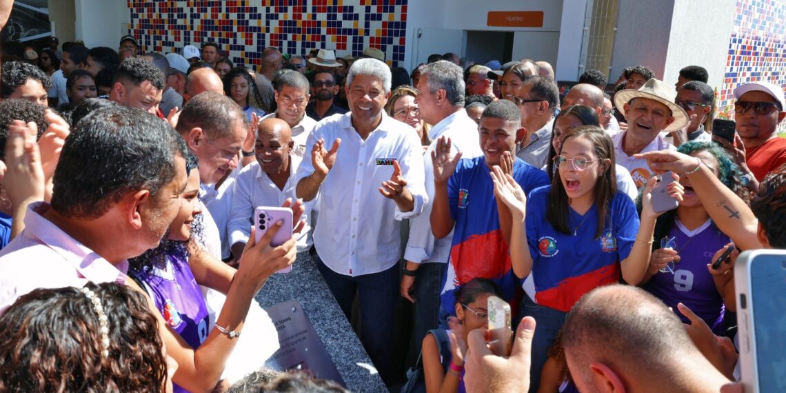 Inauguração de nova escola estadual amplia oferta de ensino em tempo integral para estudantes de Barra