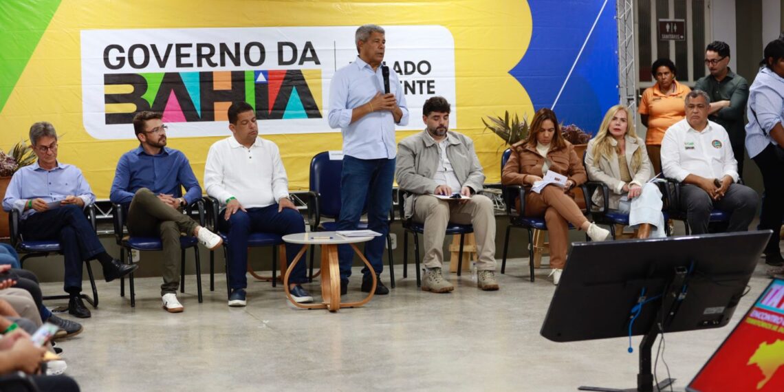 Em Senhor do Bonfim, governador se reúne com empresários e lideranças para discutir investimentos para o município
