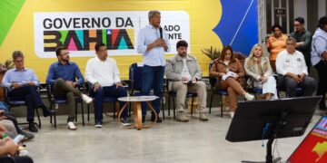 Em Senhor do Bonfim, governador se reúne com empresários e lideranças para discutir investimentos para o município