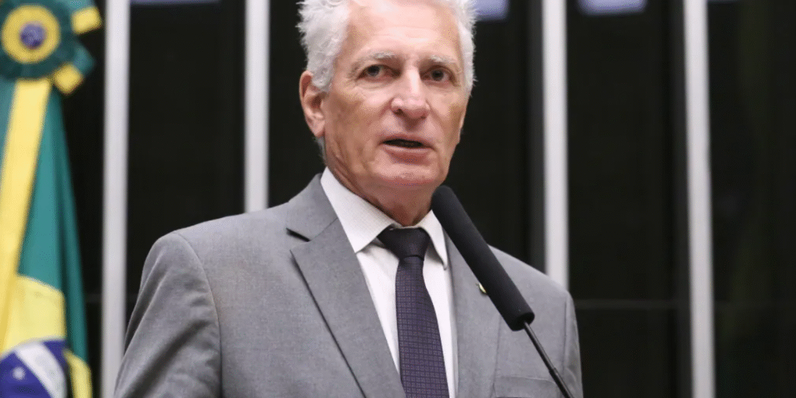 Deputado petista defende afastamento de Jaques da liderança do governo