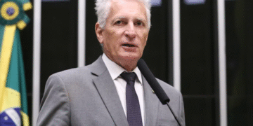 Deputado petista defende afastamento de Jaques da liderança do governo