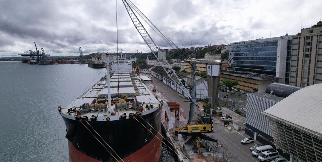 Investimentos em infraestrutura ampliam movimentação de granéis no Porto de Salvador
