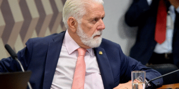 Caso Master: PF cumpre buscas contra Jaques Wagner, líder do governo Lula no Senado, diz jornal