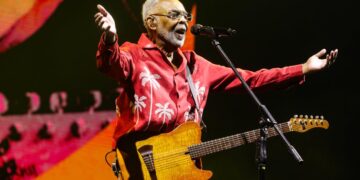 Gilberto Gil celebra aniversário de 84 anos com lançamento do primeiro volume de “Tempo Rei – Ao Vivo”