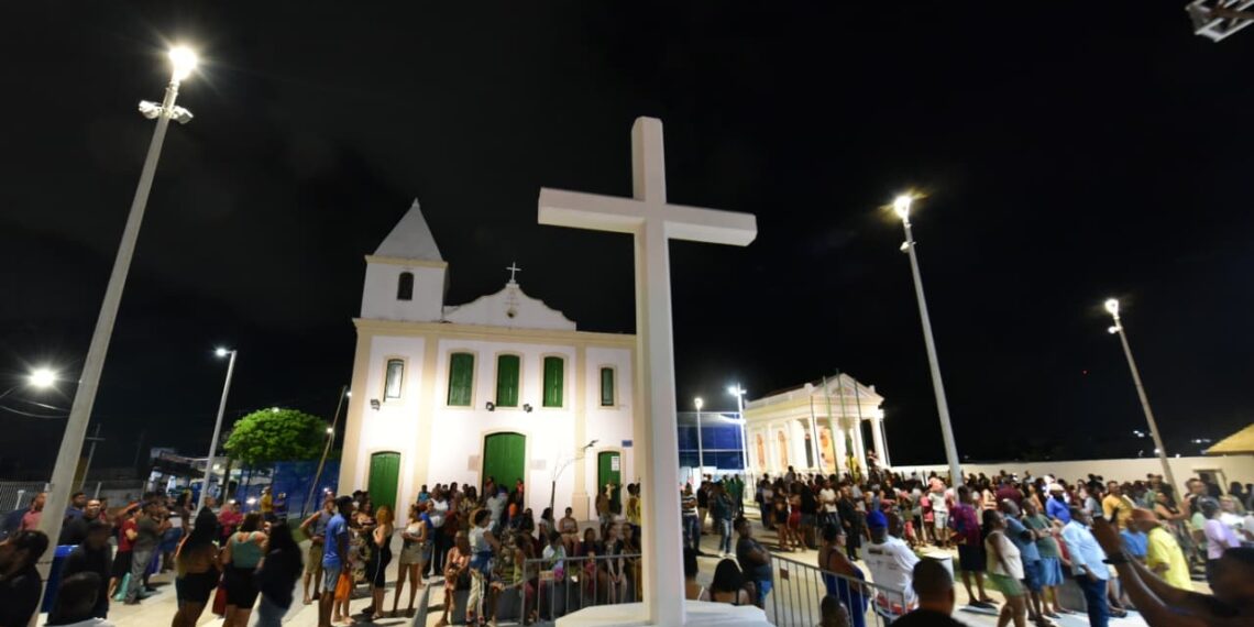 Praça General Labatut, em Pirajá, é entregue requalificada às vésperas do 2 de Julho em Salvador