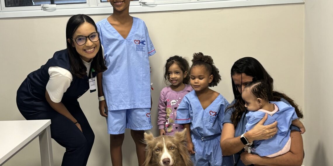 Cão terapeuta Lútche reforça humanização no atendimento em maternidade e hospital da criança