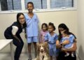 Cão terapeuta Lútche reforça humanização no atendimento em maternidade e hospital da criança