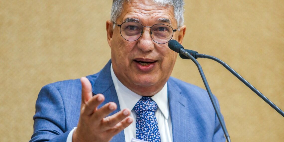 “Perdido e sem propostas, ACM Neto apresenta projetos que já existem como se fossem inéditos”, ironiza deputado