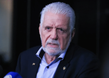 Jaques Wagner prevê votação sobre o fim da jornada 6×1 na próxima semana