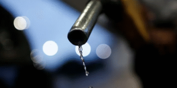 Gasolina pode ficar R$ 0,03 mais barata com aumento da mistura de etanol