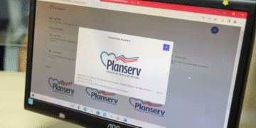 Beneficiários do Planserv relatam reajustes de até 138% apesar de limite da ANS
