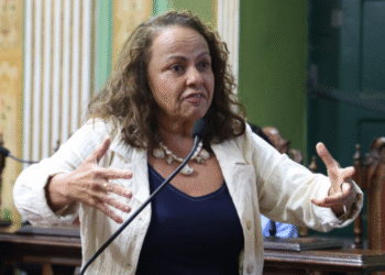 Aladilce solicita revogação da portaria que alterou a escala do SAMU
