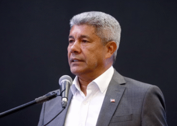 Jerônimo responde a Caiado: “Não há mais espaço para o seu coronelismo”