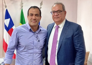 Bruno reage após investidas do PT por Carlos Muniz: “Confio na história que nos une”