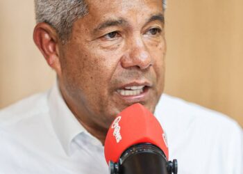 Jerônimo rebate críticas de Bruno Reis ao VLT e diz que prefeito “torce contra” obra que já beneficia população
