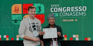 Lauro de Freitas apresenta experiência inovadora em congresso nacional de saúde pública
