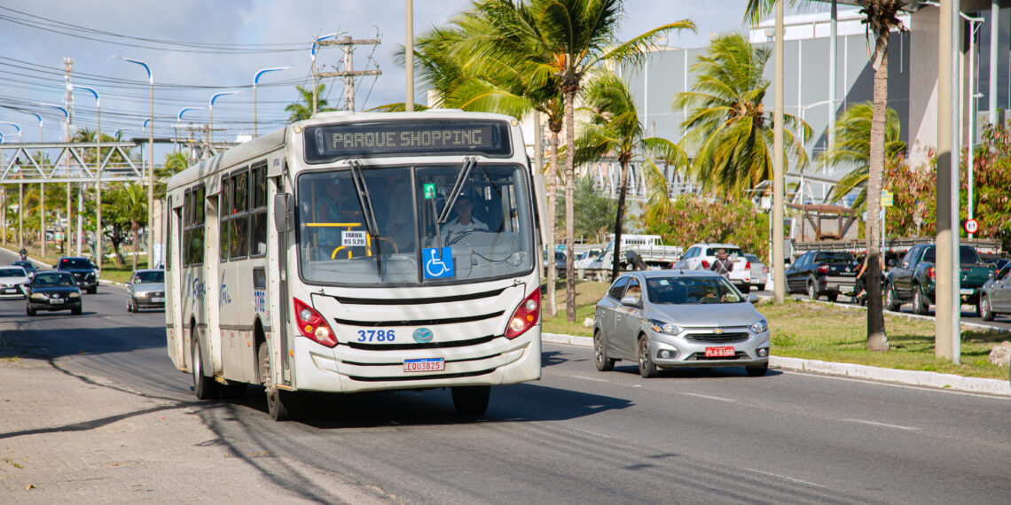 Prefeitura de Lauro de Freitas garante desembarque de mulheres fora dos pontos de ônibus entre 21h e 5h