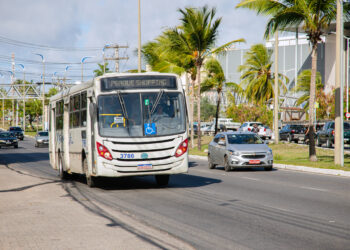 Prefeitura de Lauro de Freitas garante desembarque de mulheres fora dos pontos de ônibus entre 21h e 5h