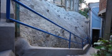 Prefeitura entrega obras de contenção de encosta, pavimentação e drenagem no Ogunjá