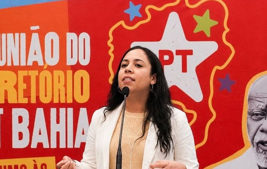 “ACM Neto, quando teve a oportunidade, não fez pela educação de Salvador, como vai fazer pela da Bahia?”, questiona Ana Carolina, presidente do PT de Salvador