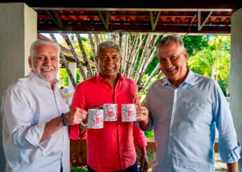 Jerônimo, Rui e Wagner revisitam memórias e apontam “cimento e alma” como marca dos governos do grupo
