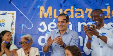 Prefeitura entrega 96 casas reformadas pelo Morar Melhor em Granjas Rurais Presidente Vargas