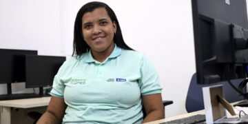 Após viver em situação de rua, mãe solo tem vida transformada pelo programa Vida Nova Empregabilidade