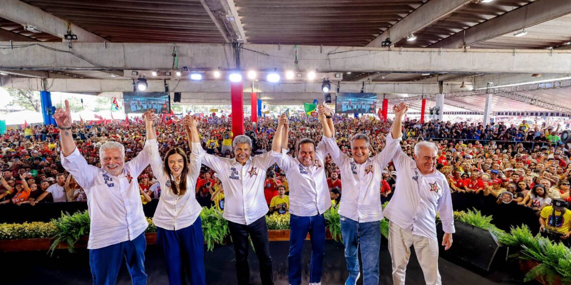 Convenção de Jerônimo reúne mais de 30 mil pessoas e mostra a grande força do time de Lula na Bahia