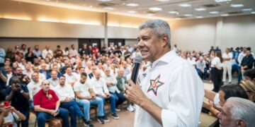 Jerônimo Rodrigues reúne mais de 330 prefeitos em Salvador e traça estratégias para campanha eleitoral