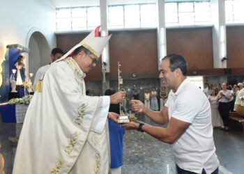 Prefeito participa de missa de abertura da Festa de Santa Dulce dos Pobres