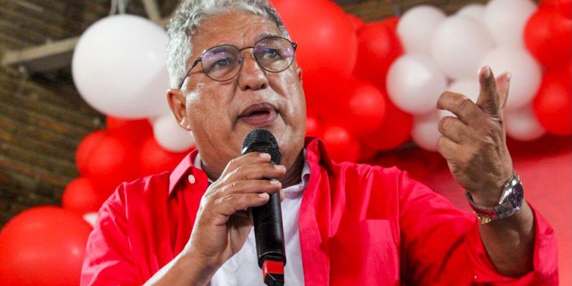 Líder do governo rebate ACM Neto e aponta incoerências na sabatina