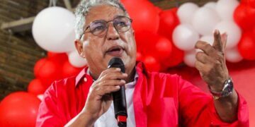 Líder do governo rebate ACM Neto e aponta incoerências na sabatina